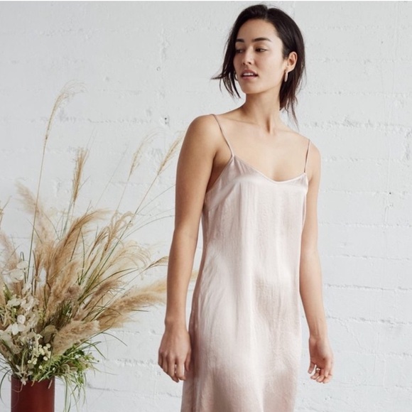 Jenni Kayne satin slip dress in blush - Picture 4 of 12